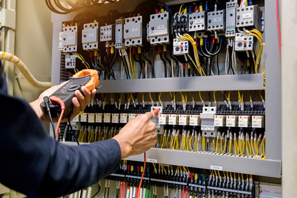 Kuinka vastuksen valinta vaikuttaa elektronisten piirien suorituskykyyn?